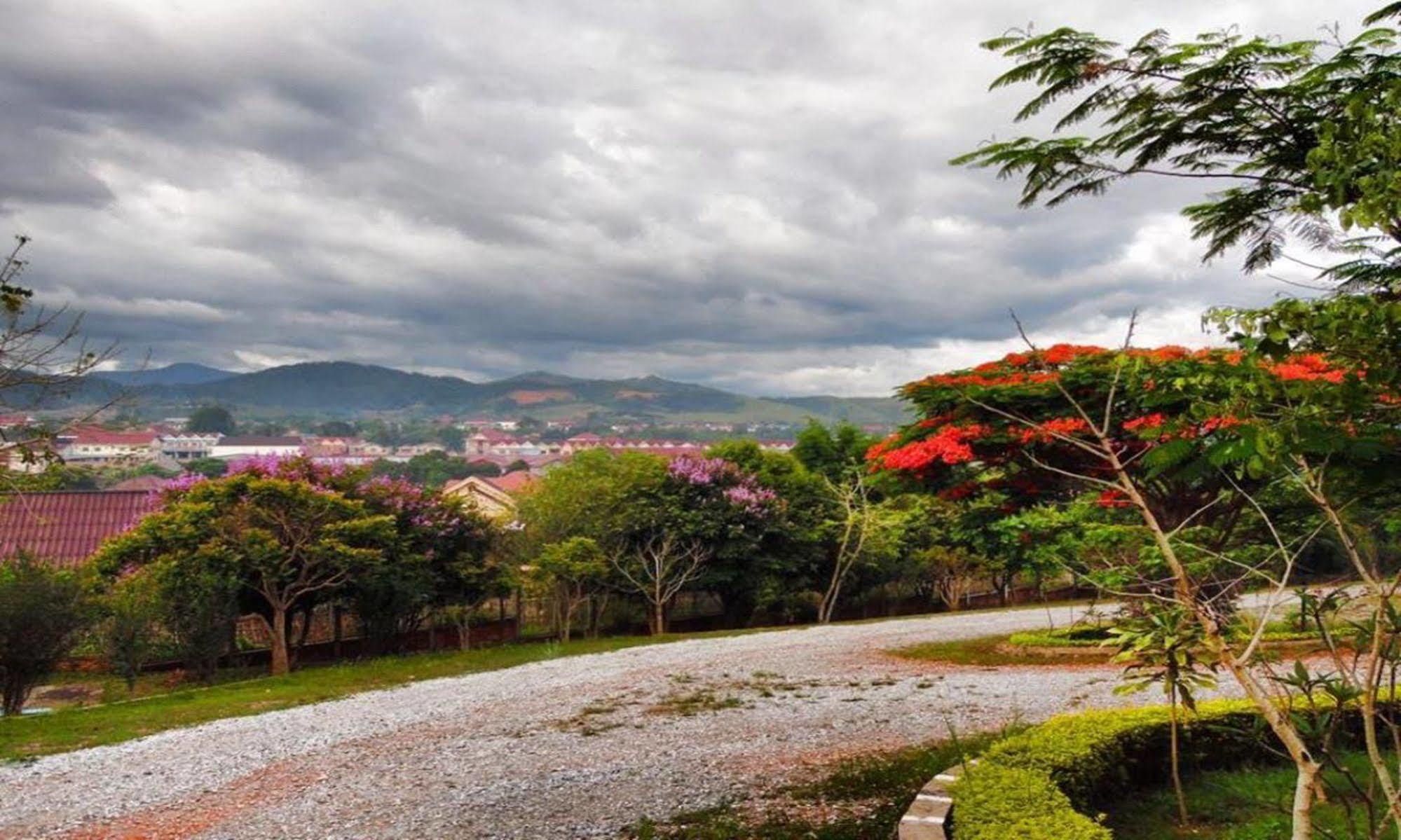 Muang Phônsavan Vansana Plain Of Jars Hotel מראה חיצוני תמונה